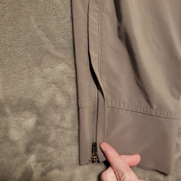 Nike Men's Dri-FIT Zippered Cuff, Windbreaker Pants - Size Medium - Picture 6 of 9